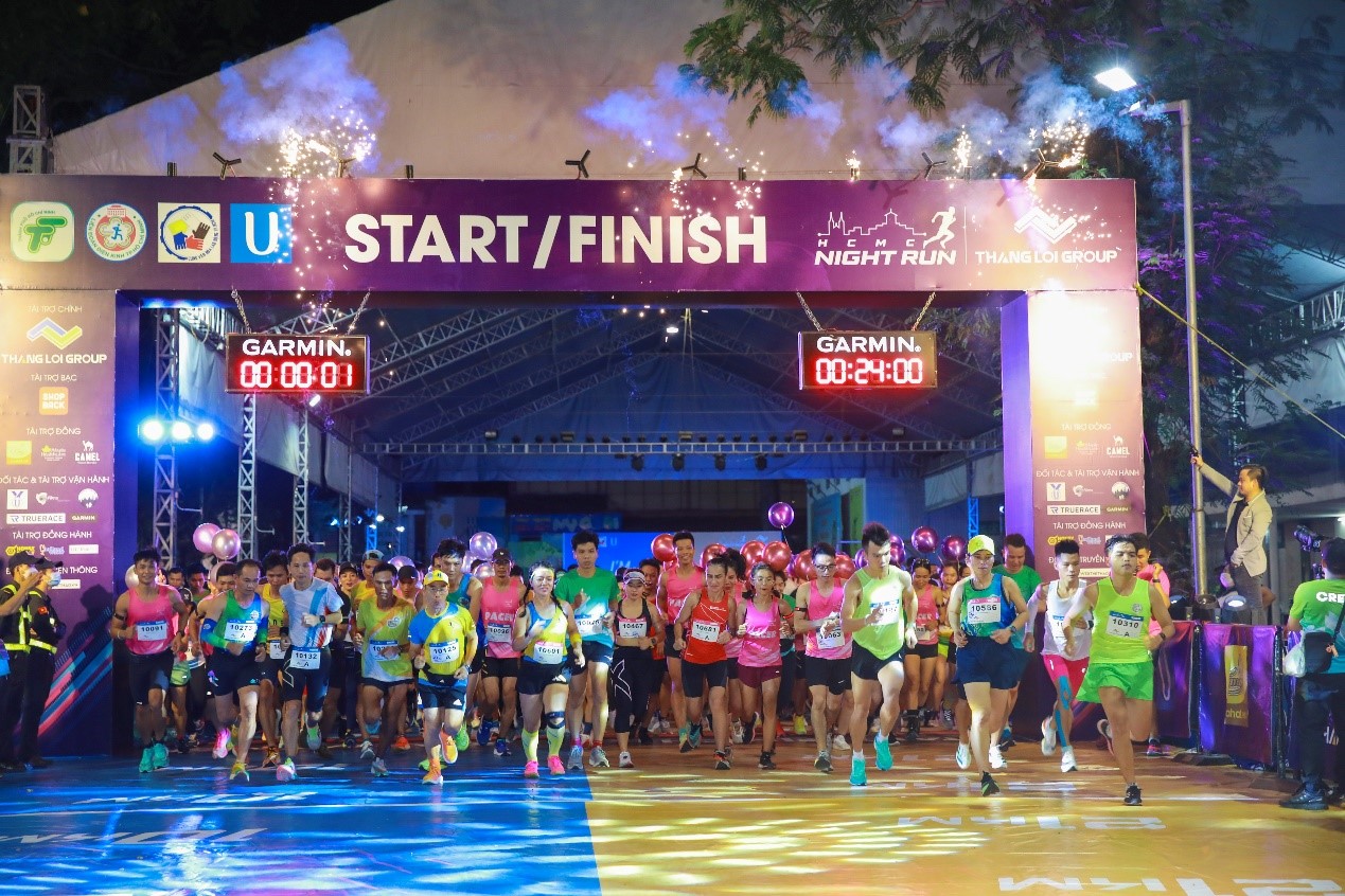 “Ho Chi Minh City Night Run Thang Loi 2022” với 2 cự ly chạy là 21km và 10km