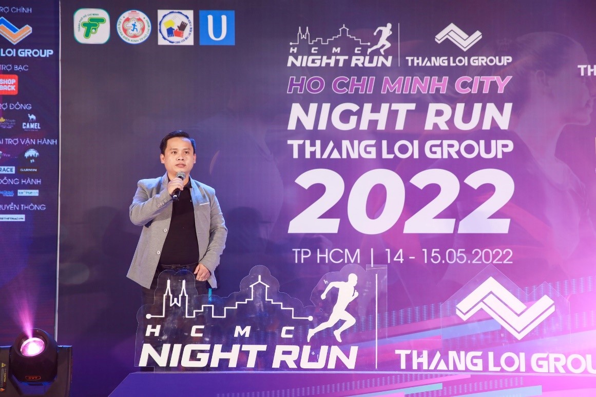 Ông Nguyễn Thanh Quyền (Phó Chủ tịch HĐQT - Tổng giám đốc Tập đoàn BĐS Thắng Lợi) phát biểu khai mạc giải đấu