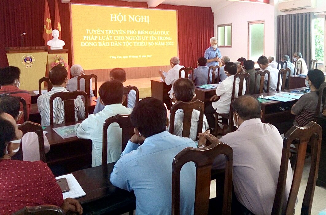 Tuyên truyền phổ biến pháp luật cho Người có uy tín trong đồng bào DTTS tỉnh Bà Rịa - Vũng Tàu (Ảnh: BRVT)