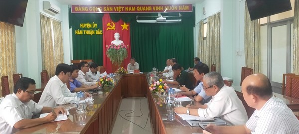Buổi họp sơ kết công tác phòng chống tham nhũng của Ban Thường vụ Huyện ủy Hàm Thuận Bắc