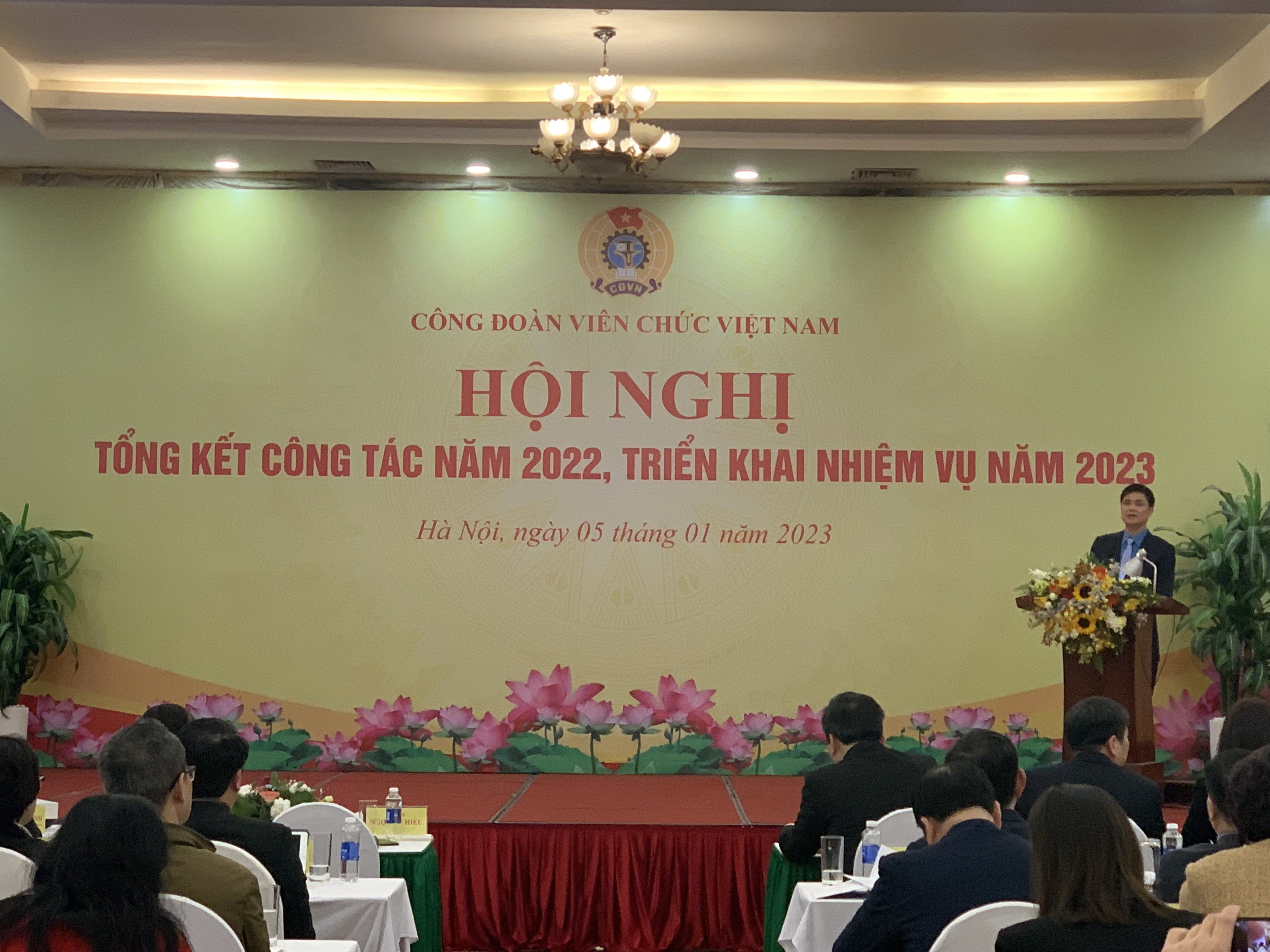 Ông Ngọ Duy Hiểu, Phó Chủ tịch Tổng Liên đoàn Lao động Việt Nam, Chủ tịch Công đoàn Viên chức Việt Nam phát biểu tại Hội nghị Tổng kết công tác năm 2022, triển khai nhiệm vụ năm 2023. Ảnh: K. Dung