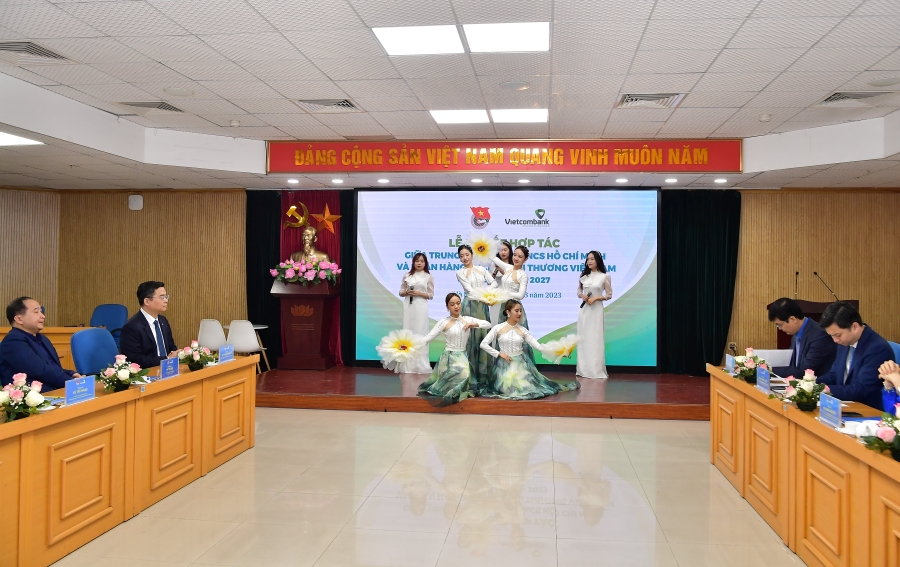 Tiết mục văn nghệ chào mừng Lễ ký kết