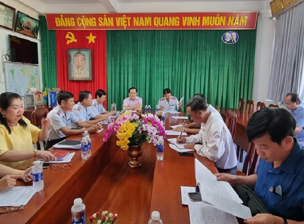 Lãnh đạo Ủy ban Kiểm tra Tỉnh ủy và lãnh đạo Thanh tra tỉnh cùng Trưởng các phòng, ban của hai cơ quan đánh giá kết quả thực hiện công tác phối hợp trong thời gian qua và bàn nhiệm vụ trong thời gian tới để nâng cao hiệu quả công tác phối hợp.