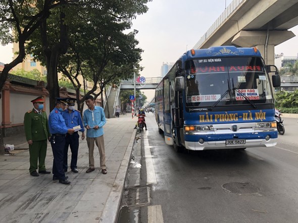Tăng cường công tác kiểm tra, xử lý hiện tượng nhiều “xe dù, bến cóc”, “xe trá hình tuyến cố định” dịp lễ 2/9 (ảnh sogtvt.hanoi.gov.vn)