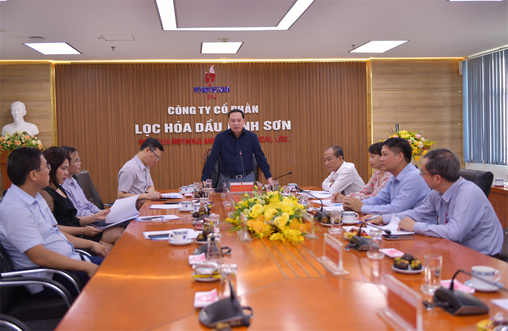 Đồng chí Hồ Xuân Trường - Phó Bí thư Đảng ủy Khối DNTW phát biểu kết luận buổi làm việc