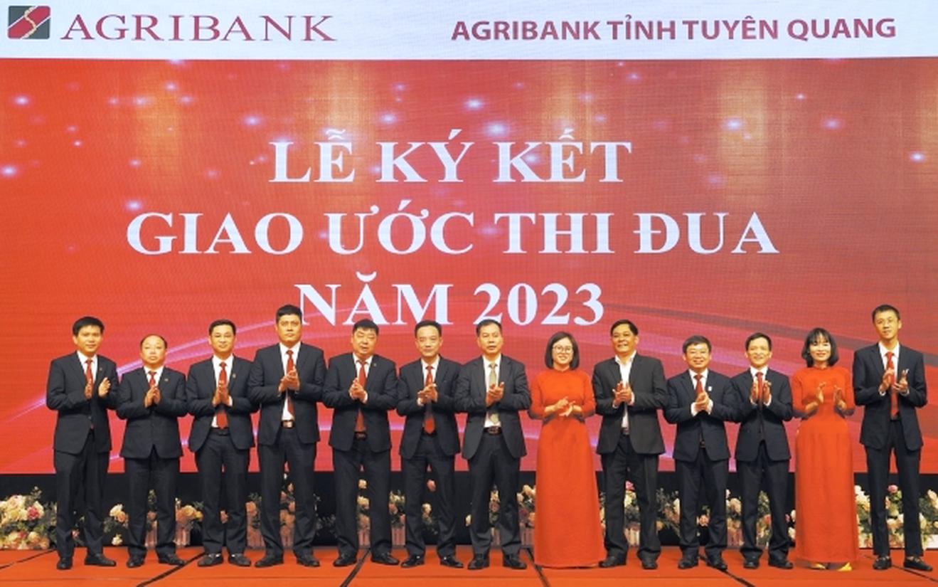 "Nâng cao chất lượng phòng, chống rửa tiền" vào phong trào thi đua ngành Ngân hàng
