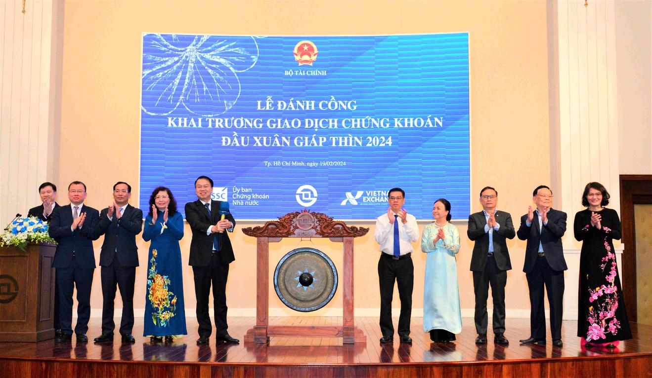 Cần thông tin, truyền thông về thị trường chứng khoán minh bạch nhất