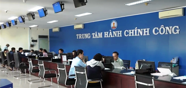 Tiếp nhận hồ sơ tại Trung tâm Hành chính công tỉnh Bình Thuận