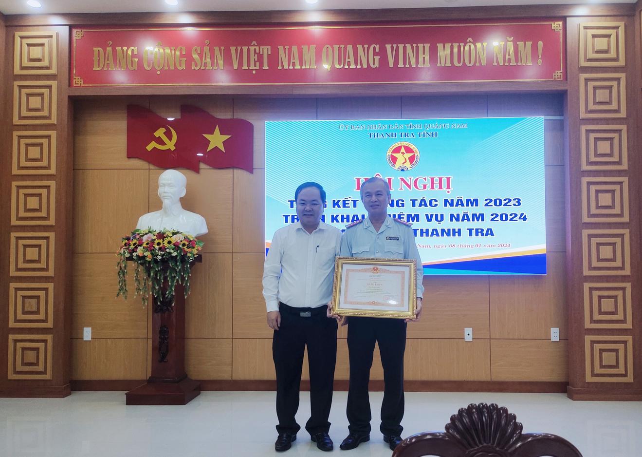 Kinh nghiệm nâng cao vai trò điển hình tiên tiến trong phong trào thi đua yêu nước 