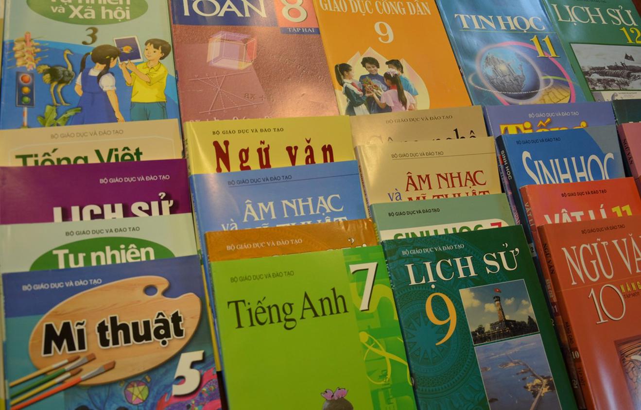 Thực hiện thanh tra, kiểm tra việc xã hội hóa biên soạn sách giáo khoa

