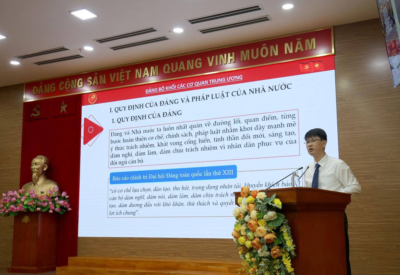 Khơi dậy mạnh mẽ ý thức trách nhiệm, khát vọng cống hiến của cán bộ, đảng viên