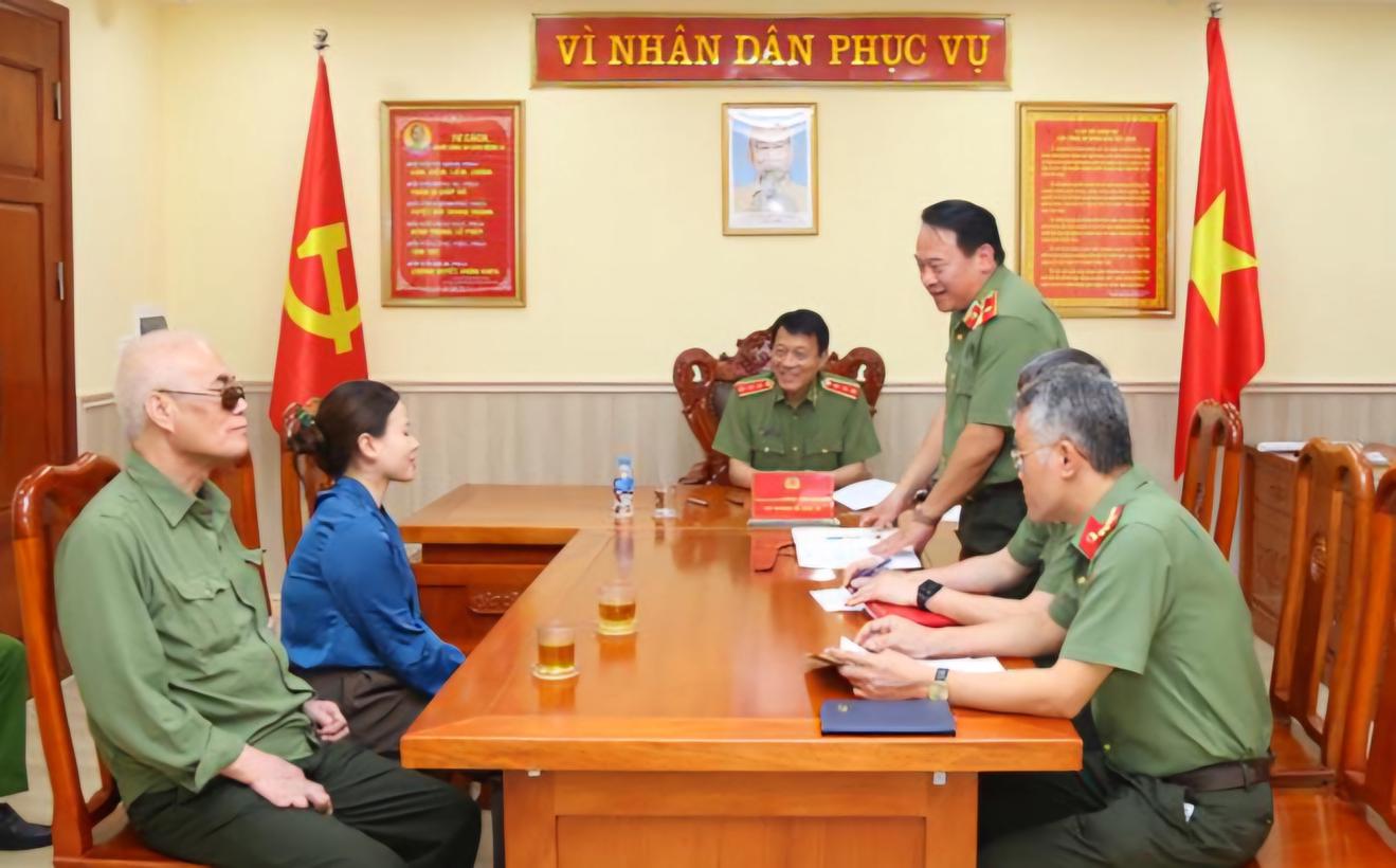 Lãnh đạo Bộ Công an tiếp công dân định kỳ tháng 4