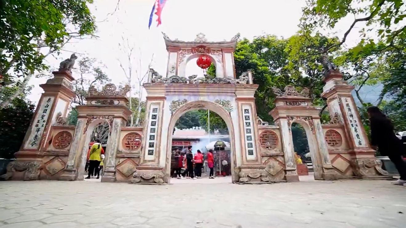 Bài 1: Mập mờ việc sử dụng tiền công đức của gia đình Thủ nhang Đền Chợ Củi