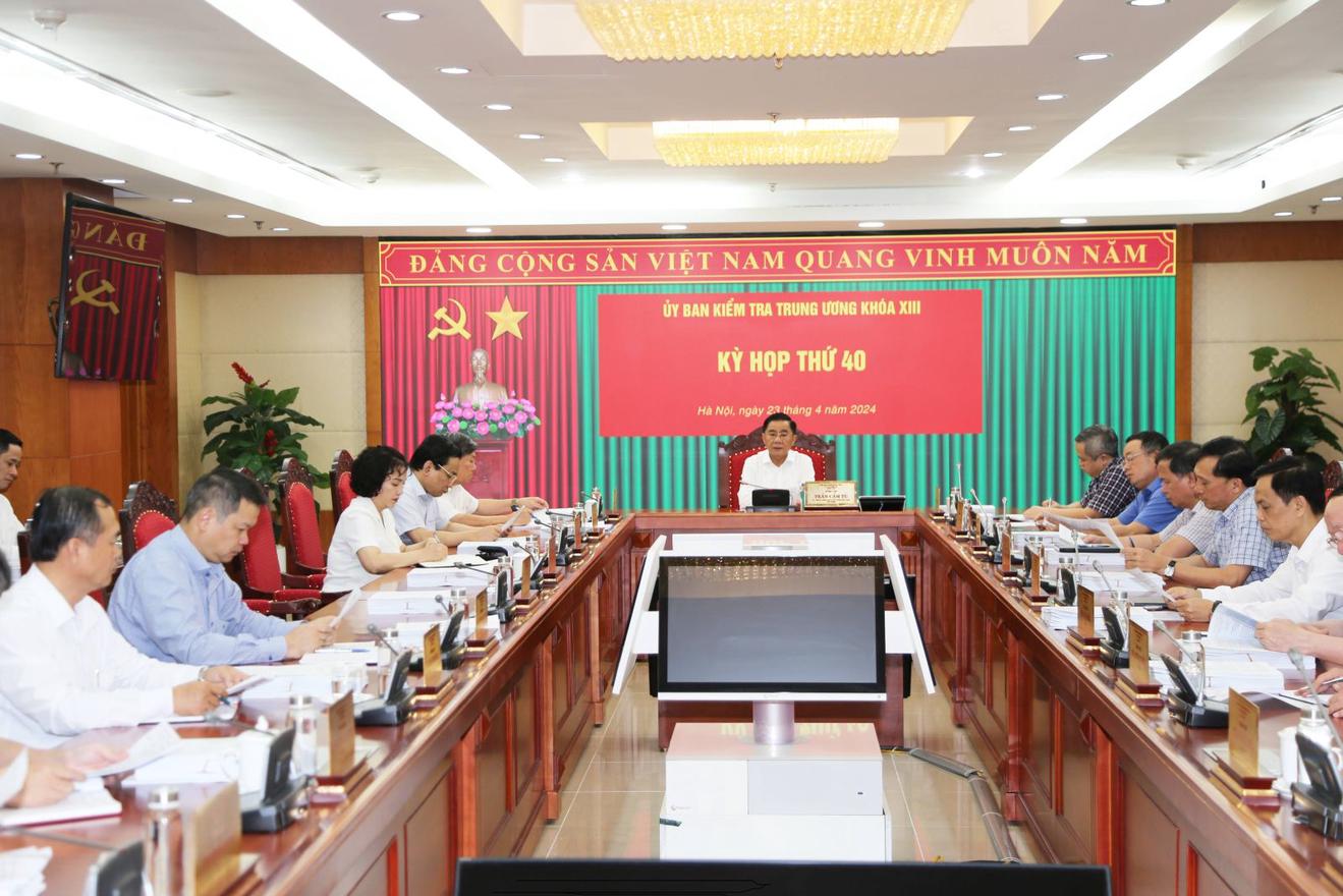 Khiển trách đối với nguyên Chủ tịch Ủy ban nhân dân tỉnh Sóc Trăng