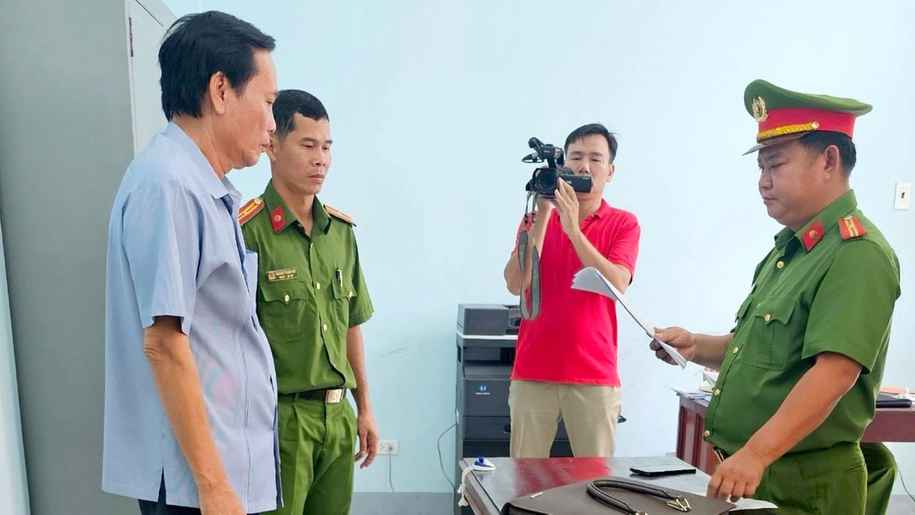 Trong một tháng Thành phố Long Xuyên khuyết hai Phó Chủ tịch