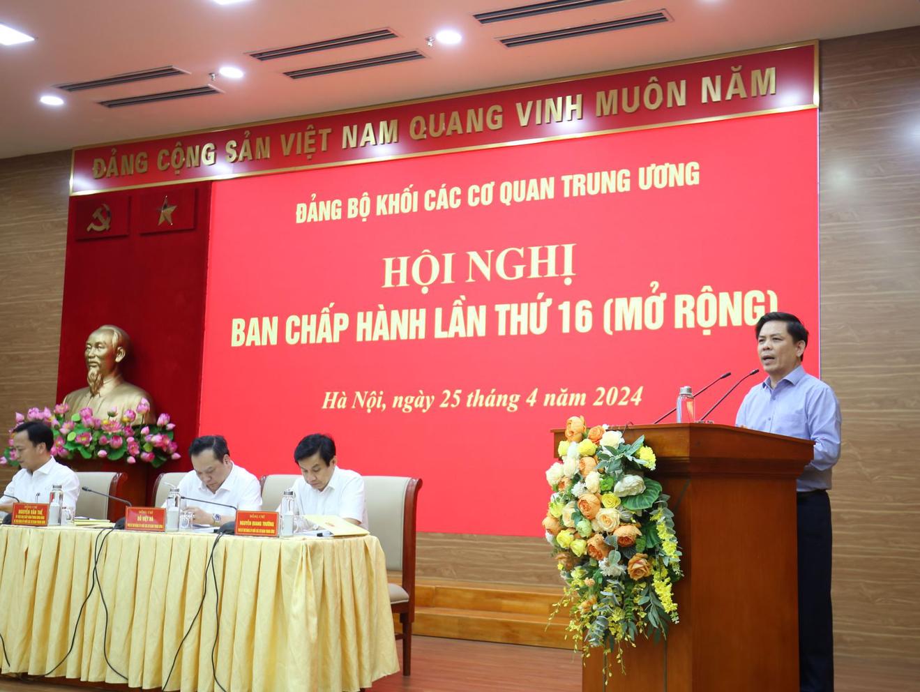Chú trọng tuyên truyền về phòng, chống tham nhũng, tiêu cực, đảm bảo hài hòa giữa xây và chống