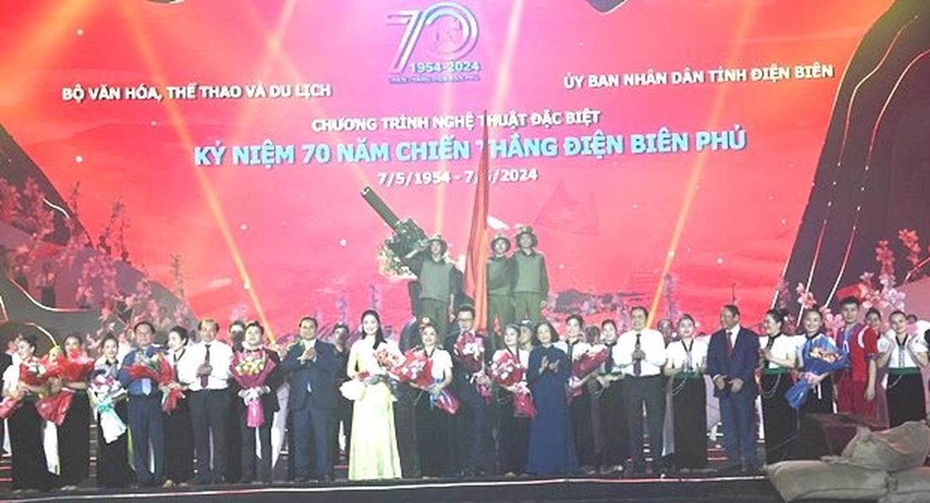 "Điện Biên Phủ - Mốc vàng lịch sử"

