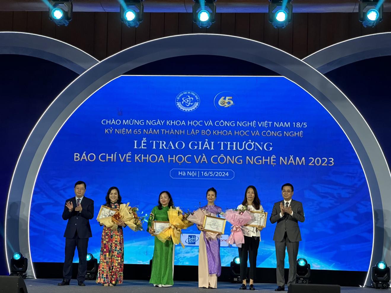 Trao Giải thưởng báo chí về khoa học và công nghệ năm 2023