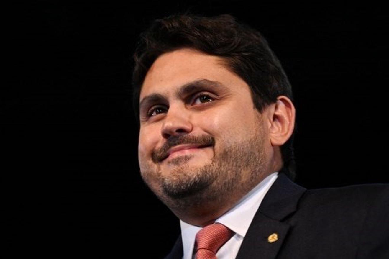 Bộ trưởng Truyền thông Brazil đối mặt với cáo buộc về tham nhũng
