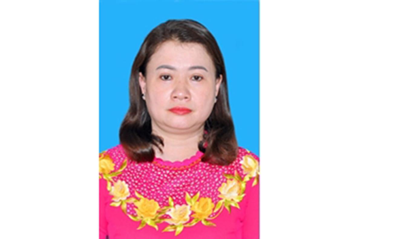 Bị cách chức phó bí thư huyện uỷ, bà Nguyễn Thị Giang Hương 
sẽ bị xử lý về mặt hành chính ra sao?
