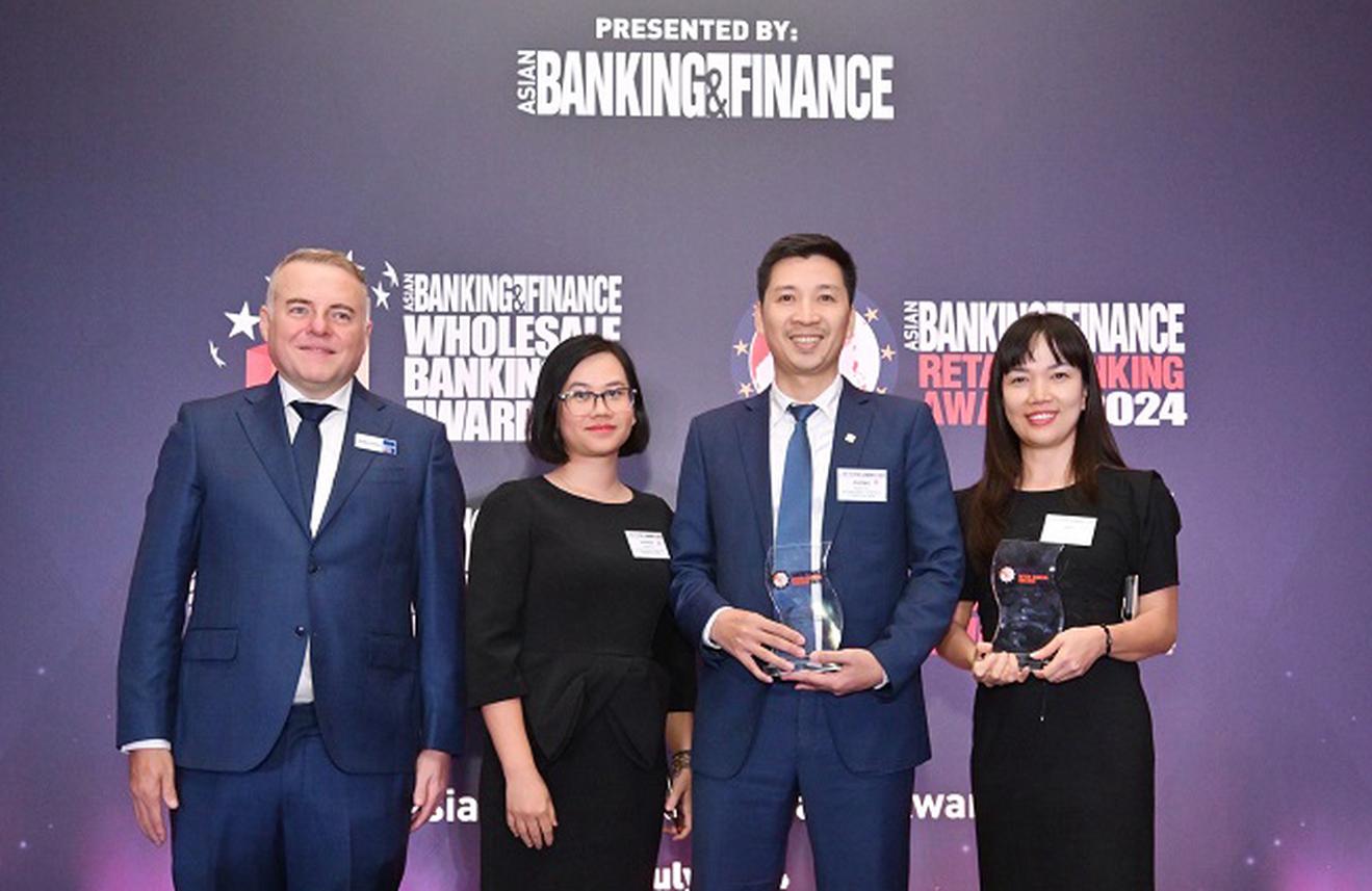 PVcomBank nhận 2 giải thưởng quốc tế từ tạp chí uy tín hàng đầu châu Á
