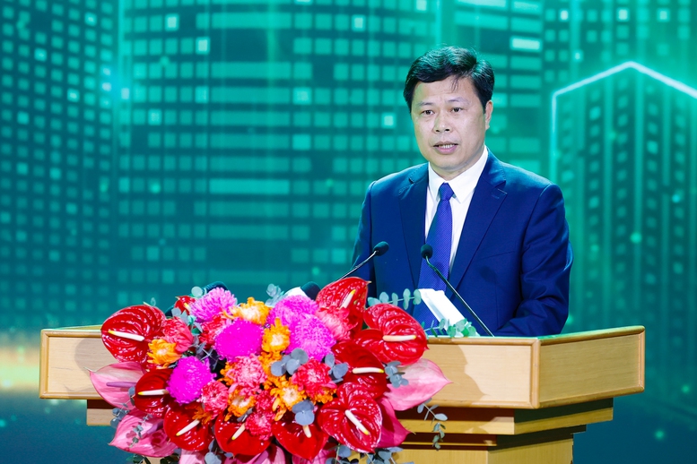 Chủ tịch Hội đồng nhân dân tỉnh Hưng Yên Trần Quốc Toản phát biểu - Ảnh: VGP/Nhật Bắc