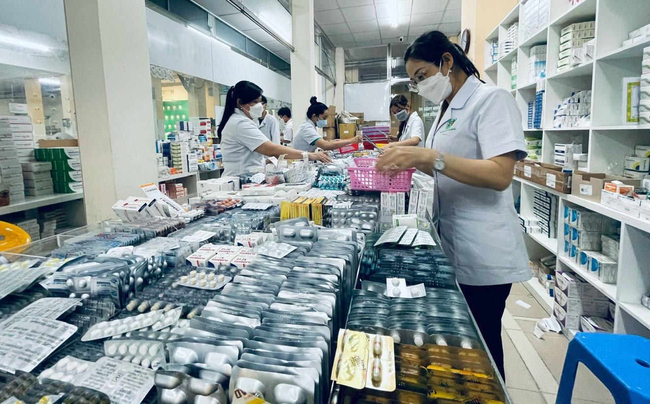 Người đứng đầu chịu trách nhiệm nếu để xảy ra tình trạng thiếu thuốc, hóa chất, vật tư xét nghiệm