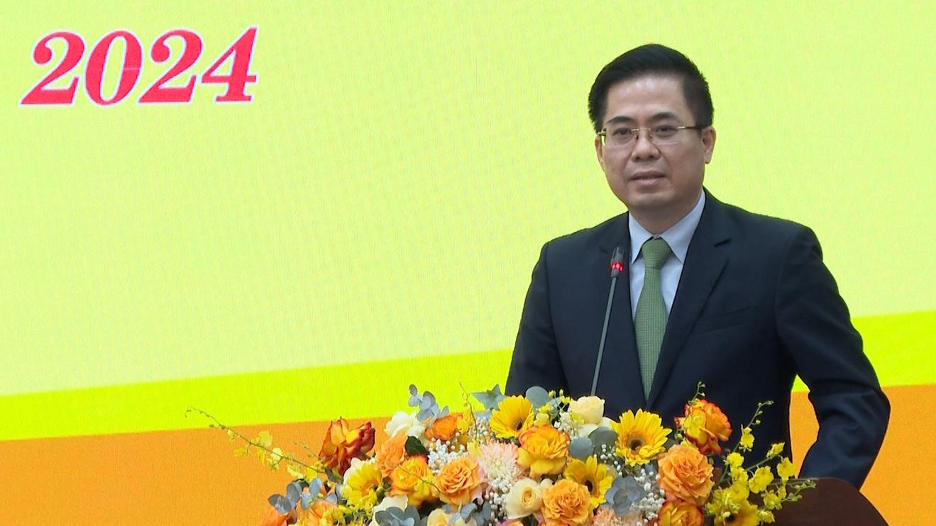 Phê chuẩn ông Nguyễn Hoàng Giang làm Chủ tịch tỉnh Quảng Ngãi