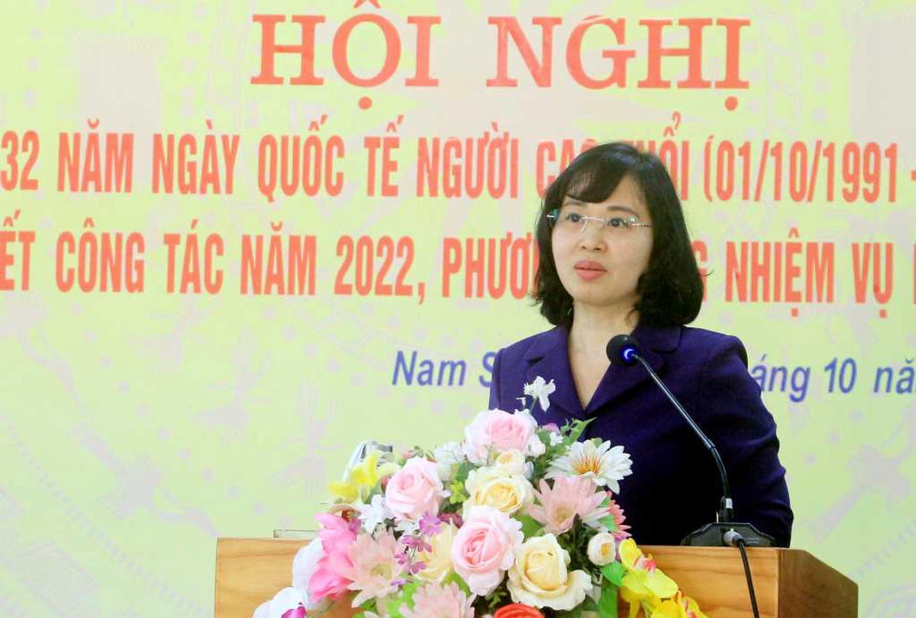Bà Trịnh Thị Minh Thanh điều hành Tỉnh ủy Quảng Ninh