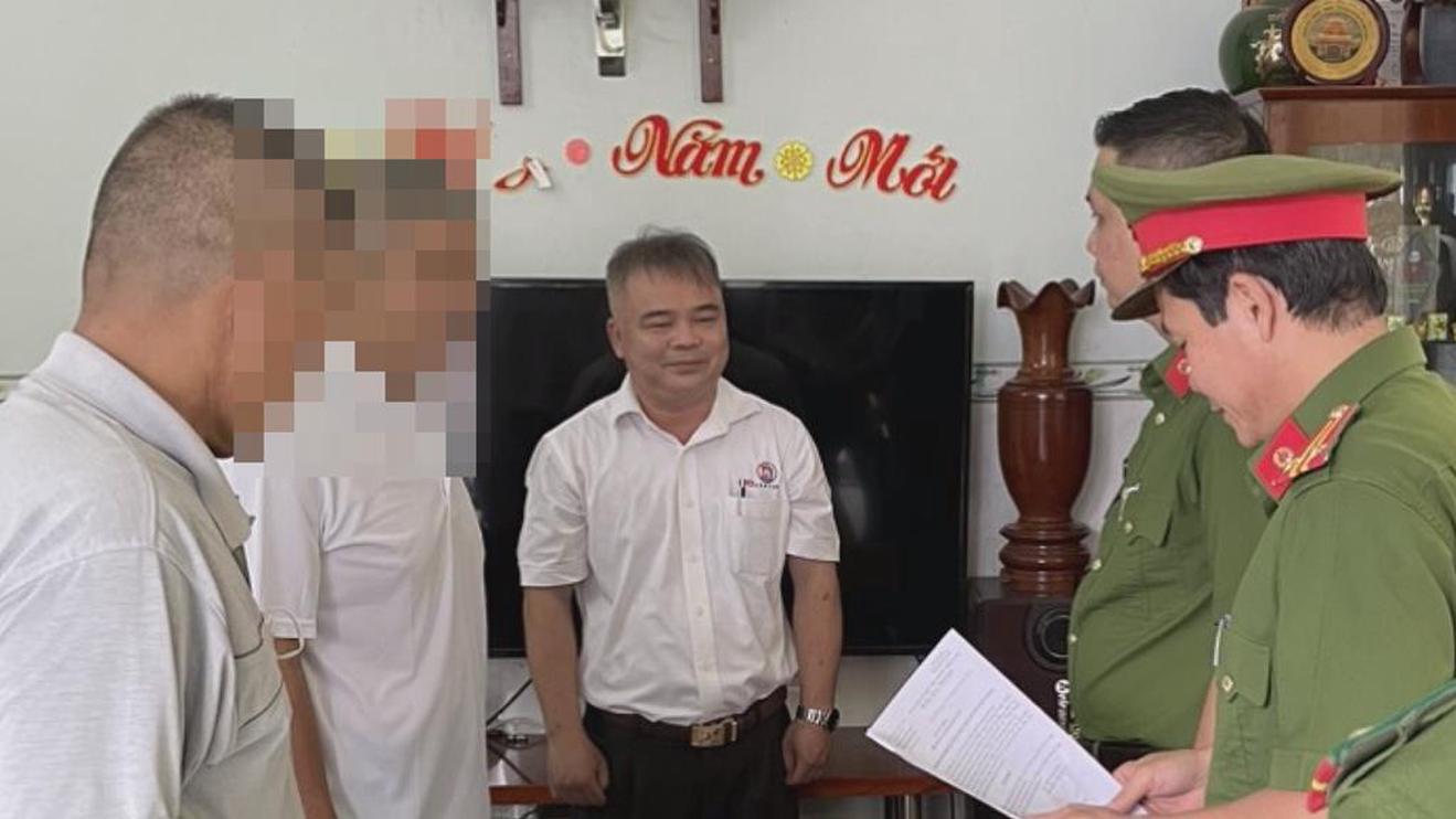 Khởi tố nguyên Chủ tịch và Kế toán phường Trảng Dài