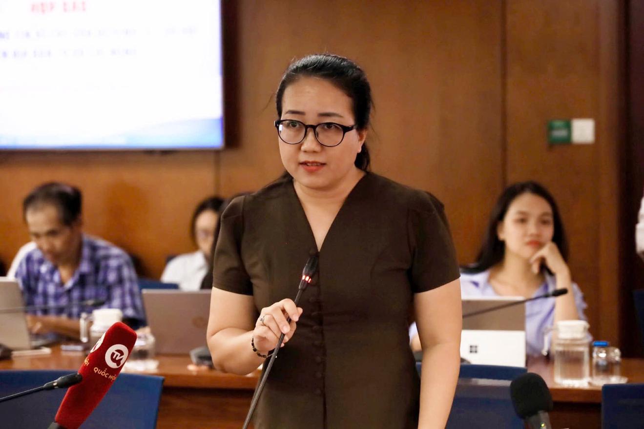 Đang phối hợp với các cơ quan chức năng mời “Hoa hậu” hát chế lời Quốc ca lên làm việc