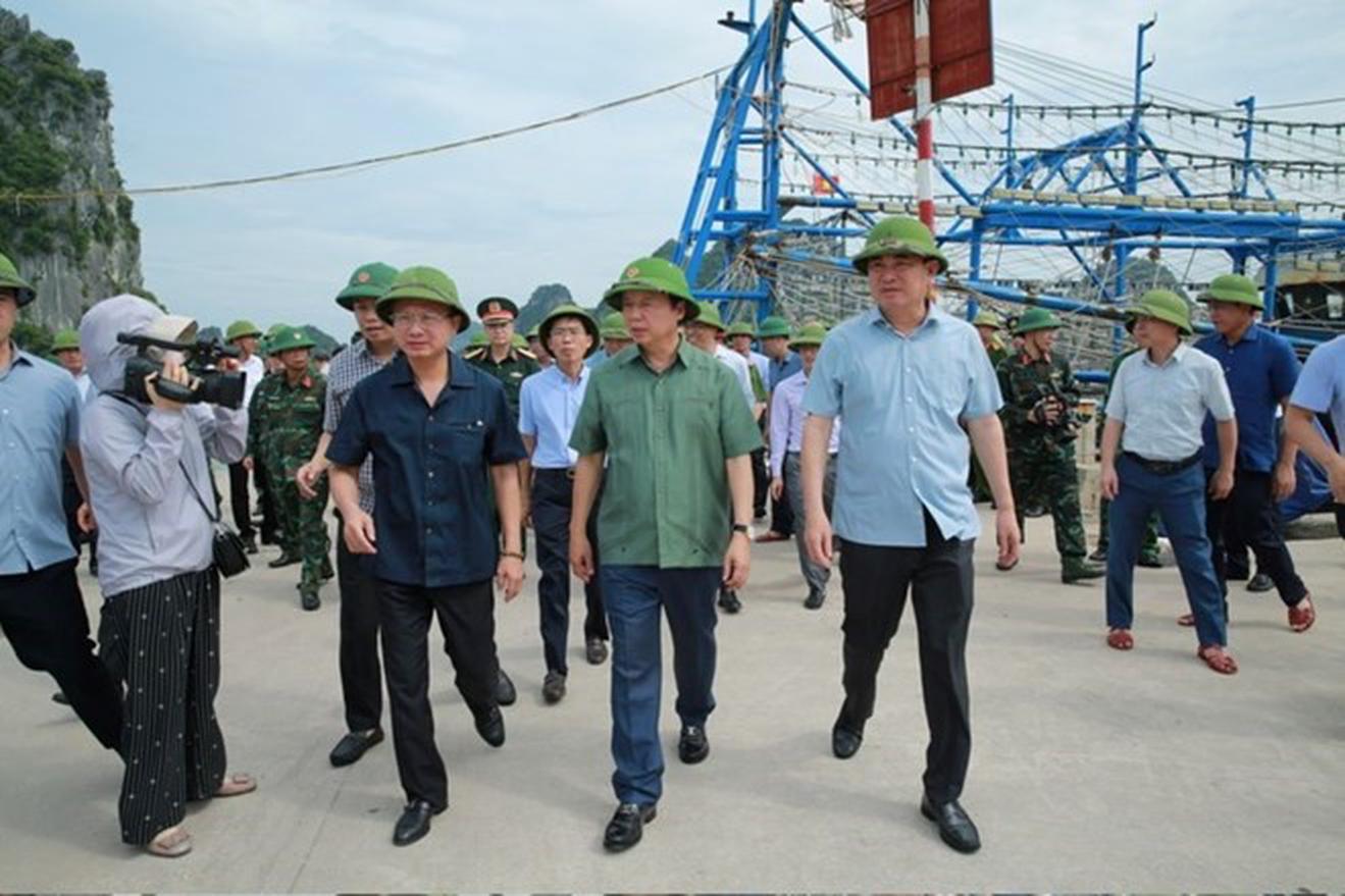 Sơ tán hơn 37 nghìn người đến nơi an toàn tránh bão 