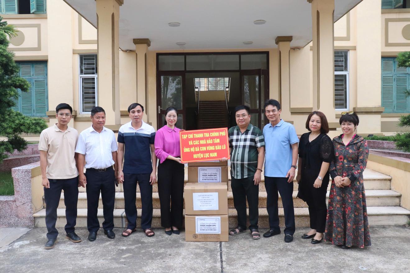 Tạp chí Thanh tra hỗ trợ bà con vùng bị thiệt hại nặng do bão số 3 tại Bắc Giang