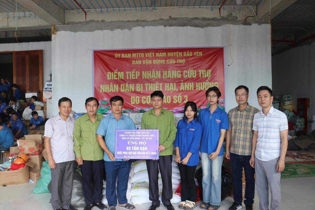 Thanh tra tỉnh Lào Cai hỗ trợ gạo cho nhân dân huyện Bảo Yên