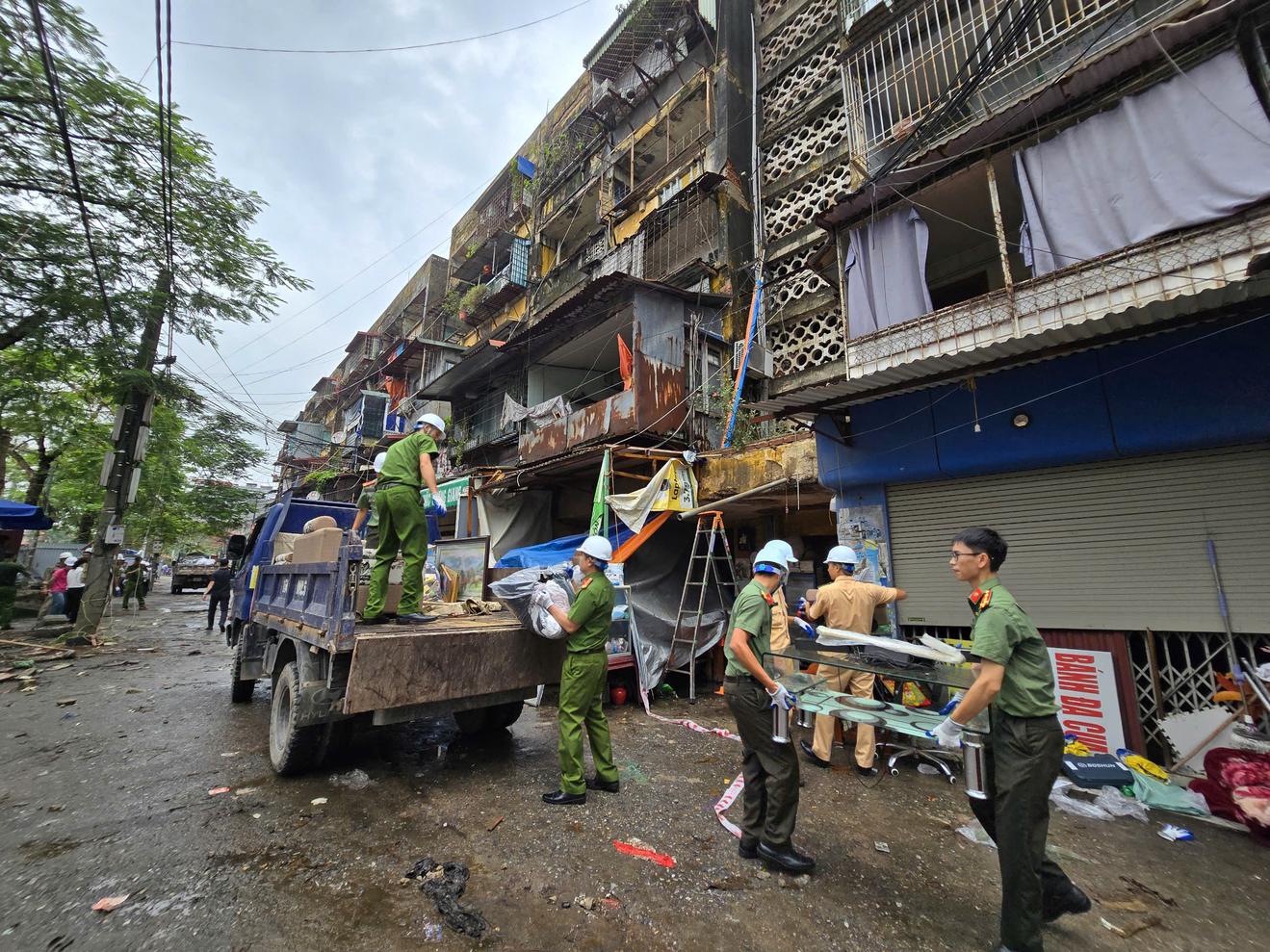 Chủ tịch UBND thành phố Hải Phòng chỉ đạo khẩn trương khắc phục thiệt hại sau Bão số 3 