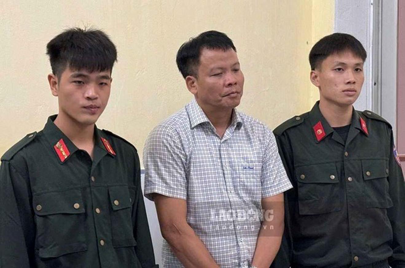 Giữ người và khám xét khẩn cấp đối với Tổng biên tập Tạp chí Môi trường và đô thị Việt Nam