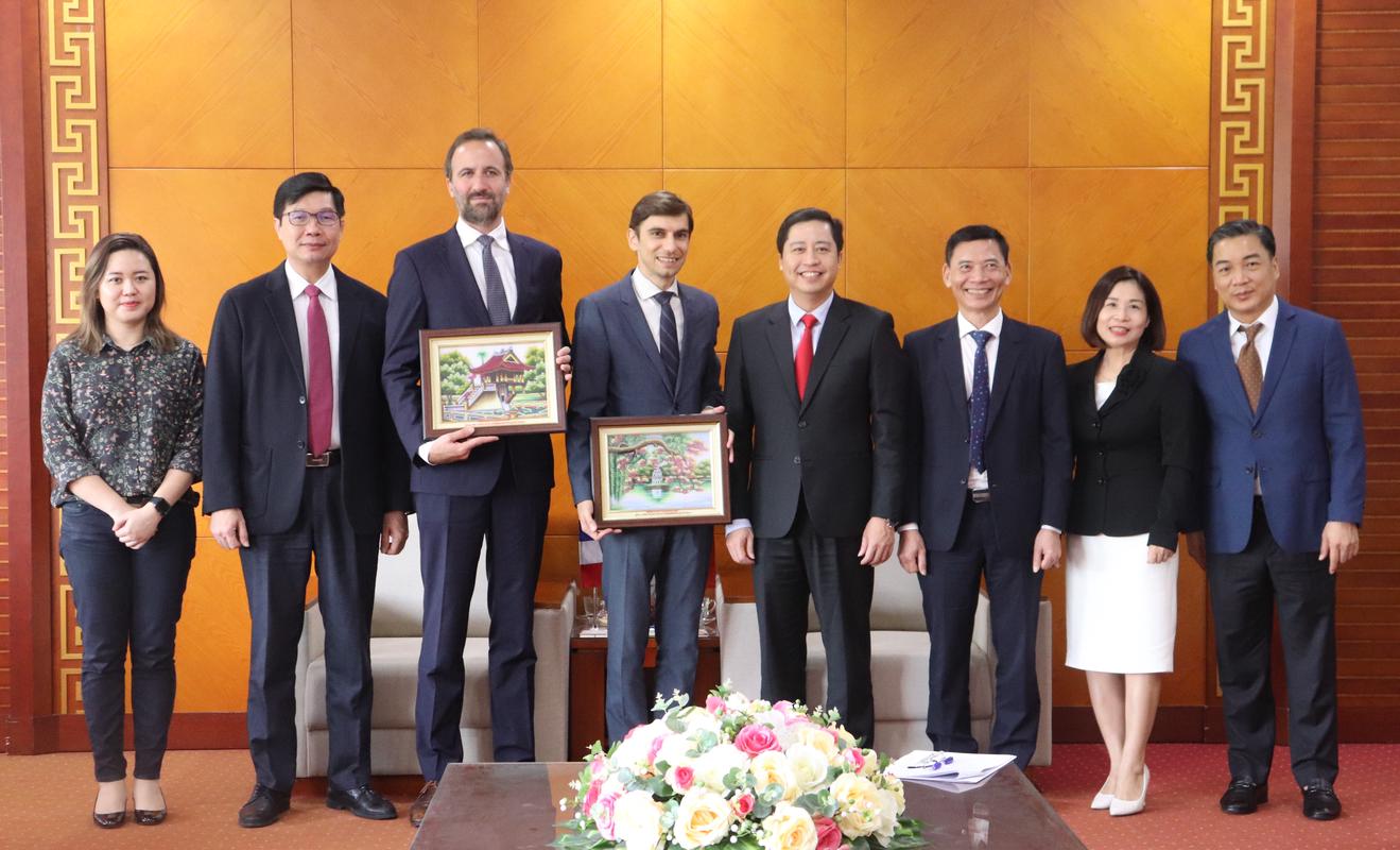 Phó Tổng Thanh tra Chính phủ Dương Quốc Huy tiếp xã giao Tổng Thanh tra Tài chính Pháp
