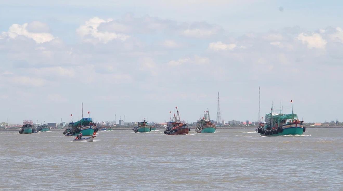 Xử lý nghiêm các hành vi khai thác nguồn lợi thủy sản có tính hủy diệt 