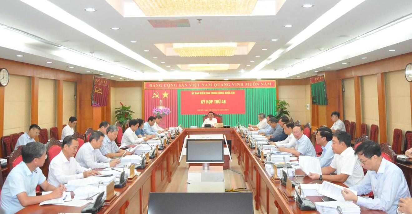Cảnh cáo Ban cán sự đảng UBND tỉnh Phú Thọ nhiệm kỳ 2011-2016