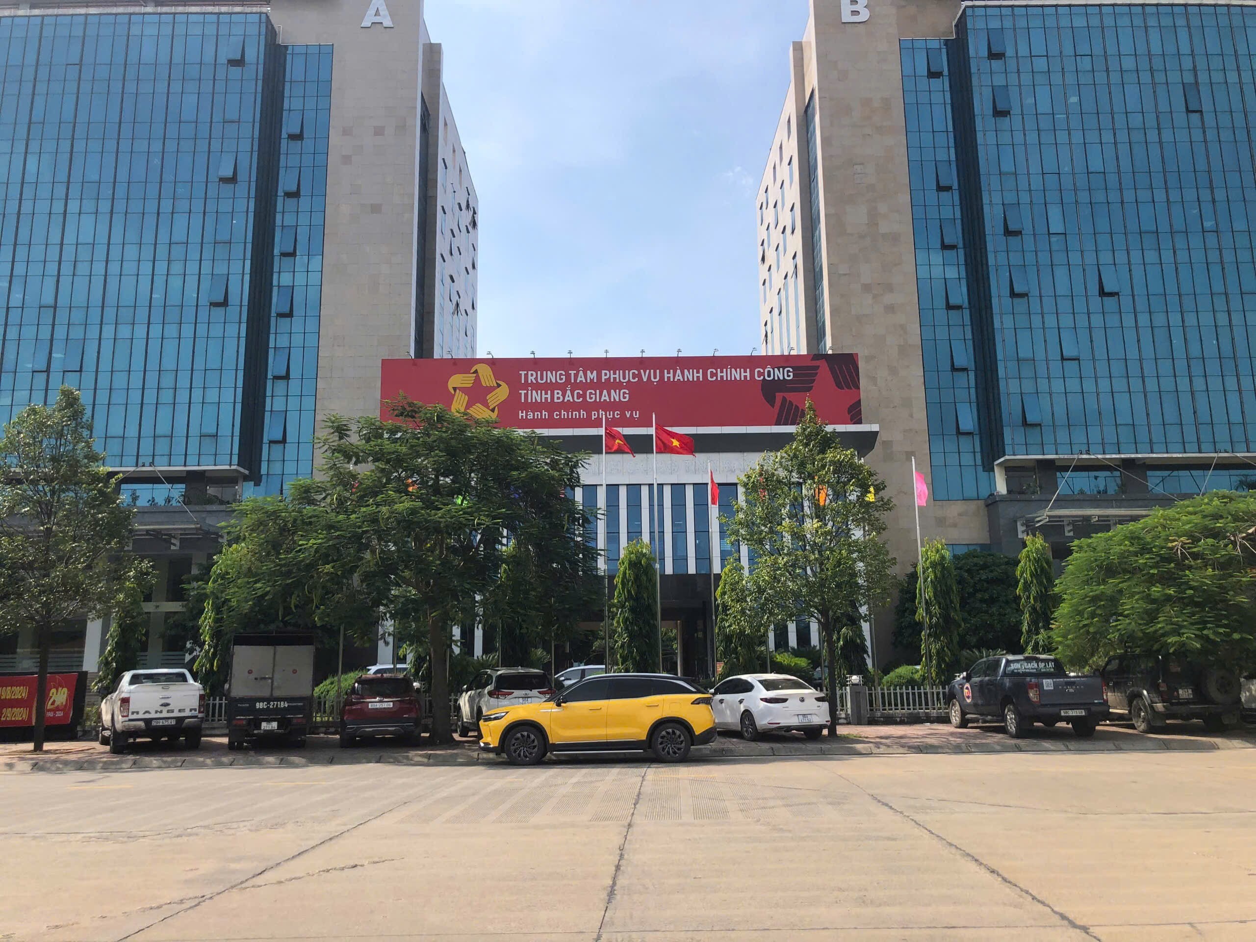 Sở GTVT tỉnh Bắc Giang có địa chỉ tại tầng 5 và 6 tòa nhà A, khối cơ quan chuyên môn tỉnh Bắc Giang.