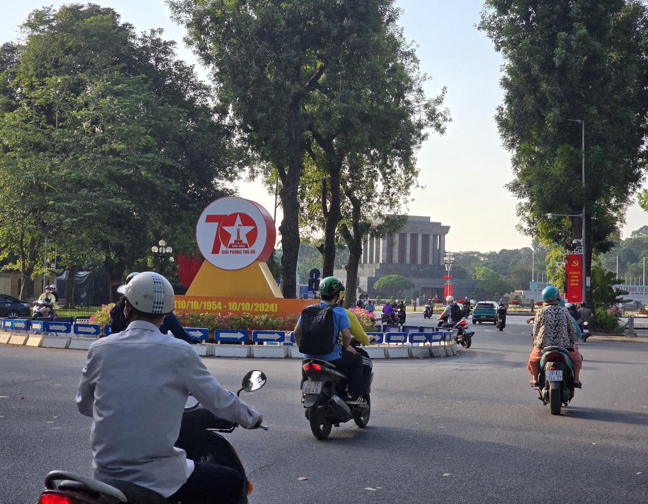 Cấm triệt để, tạm cấm nhiều tuyến đường Hà Nội
