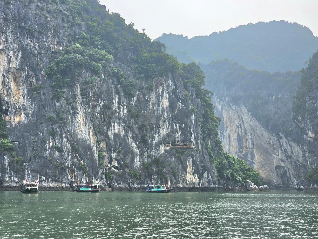 Phát triển Cát Bà - vịnh Hạ Long - Bái Tử Long - Vân Đồn thành trung tâm du lịch nghỉ dưỡng, giải trí, du lịch