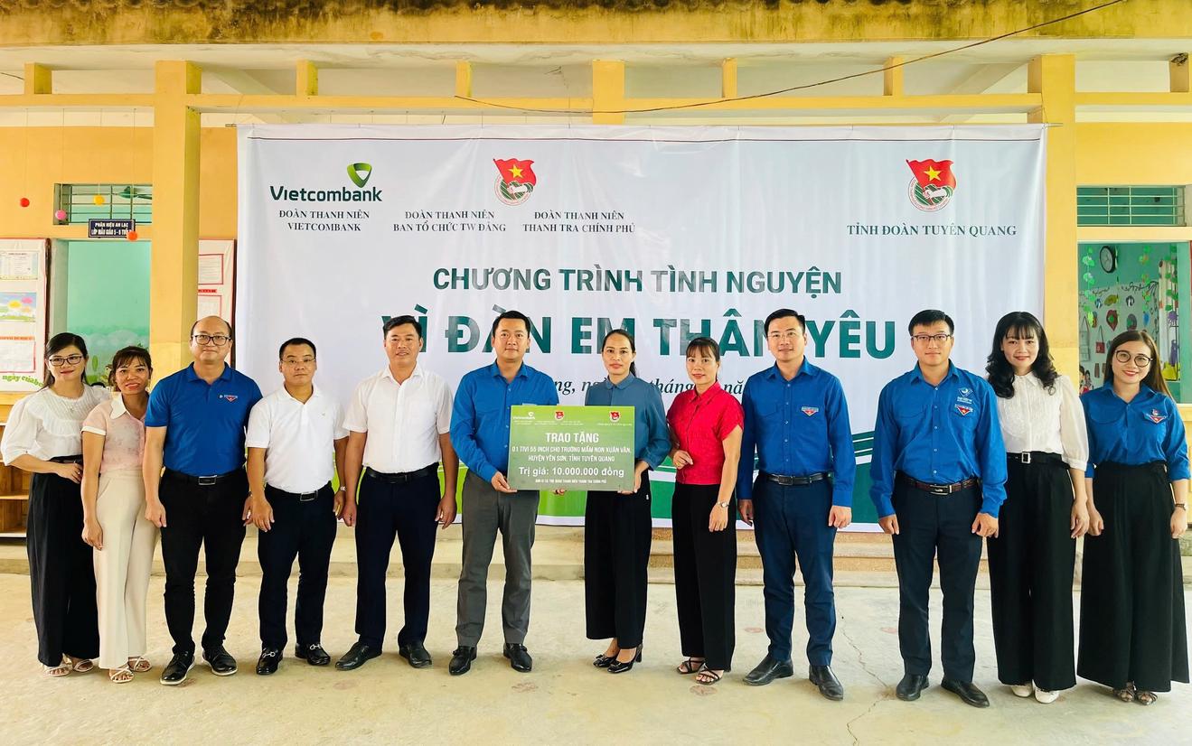 Đoàn Thanh niên Thanh tra Chính phủ tham gia chương trình “Vì đàn em thân yêu”