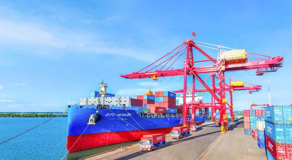 Cảng Chu Lai đã đầu tư hơn 400 tỷ đồng cho trang thiết bị, phương tiện