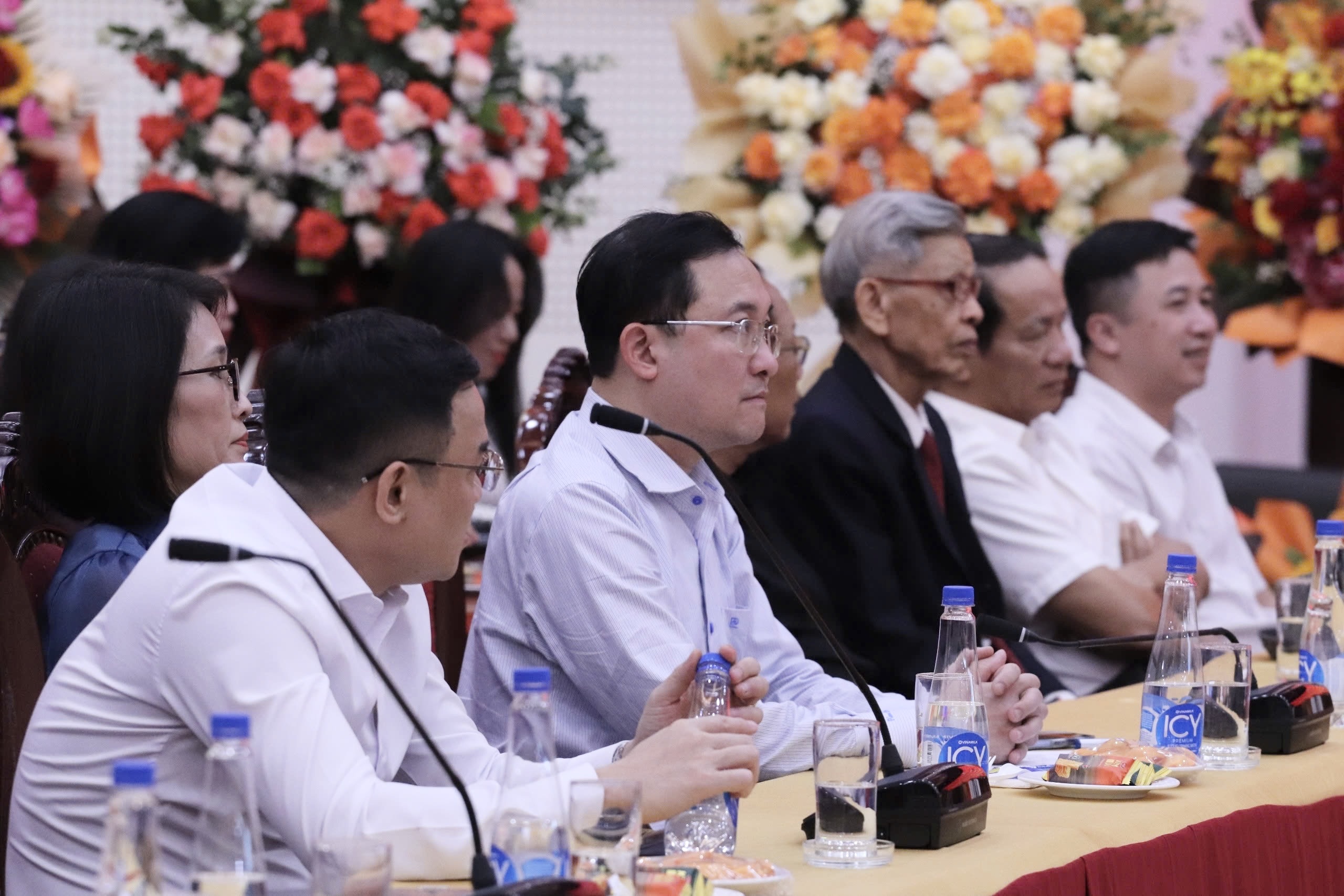 Các đại biểu tham dự buổi gặp mặt, toạ đàm. (Ảnh: D. Nguyễn)