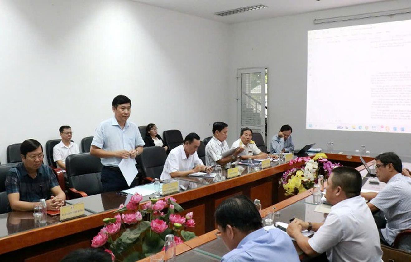 Công nhận và giữ nguyên quyết định giải quyết khiếu nại của Chủ tịch Ủy ban nhân dân huyện Hồng Ngự đối với ông Lý Văn Hậu