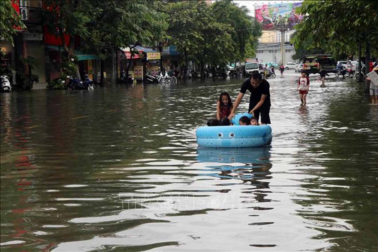 Chủ động ứng phó, khắc phục nhanh hậu quả mưa lũ ở Trung Bộ