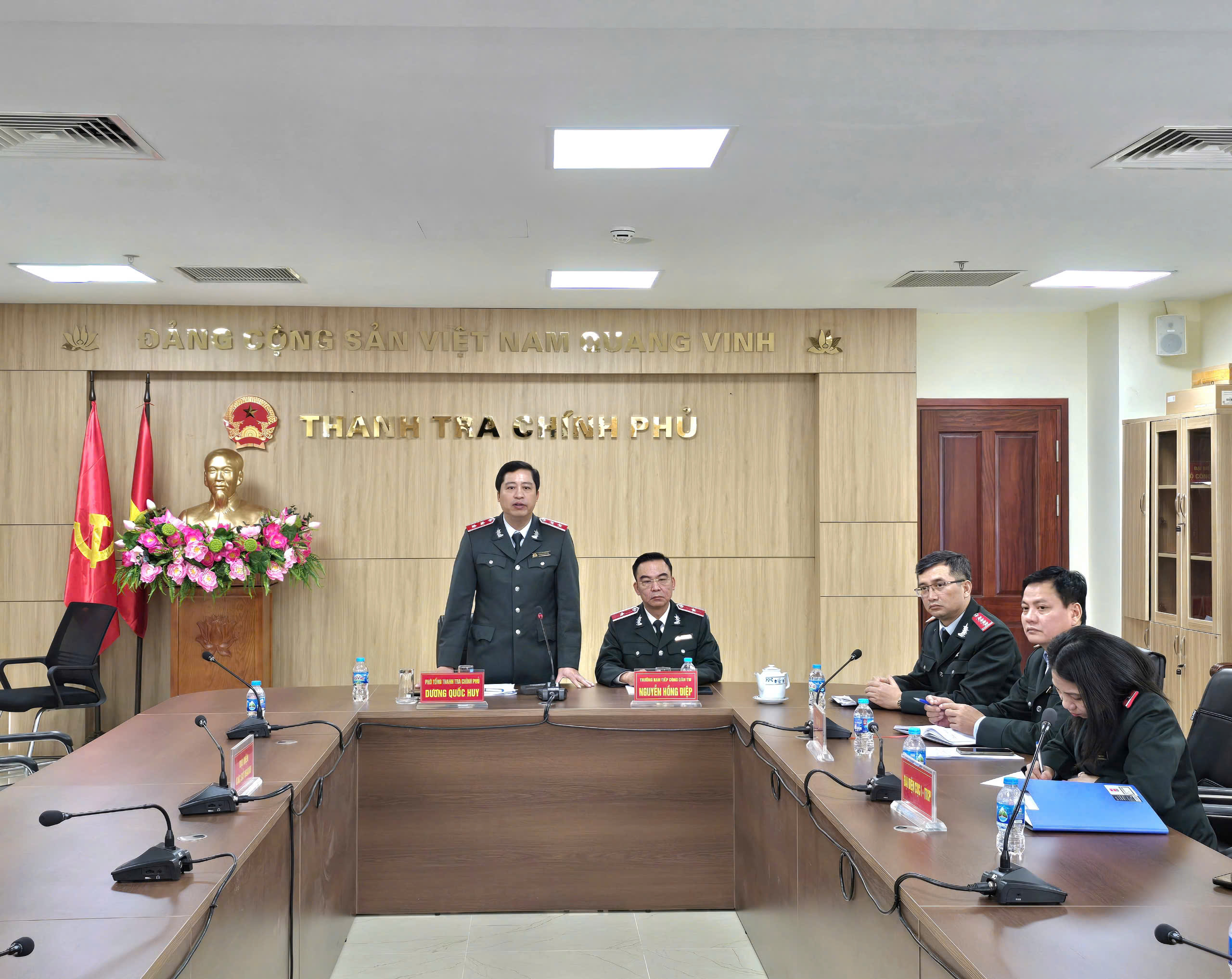Lãnh đạo Thanh tra Chính phủ linh hoạt tiếp công dân ngoài kế hoạch, giải quyết vụ việc kéo dài gần 20 năm. Ảnh: L.A