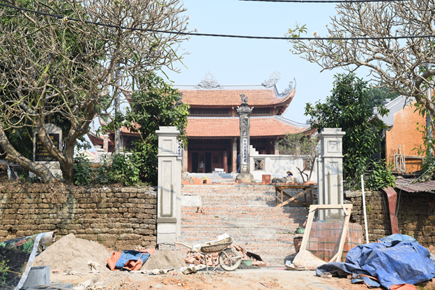 Di tích Đình Yên Lạc đang được đơn vị thi công hoàn thiện.
