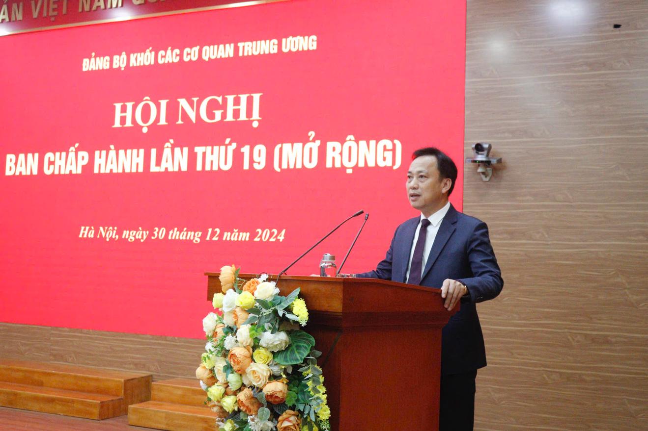 Phát huy trách nhiệm, tính tiên phong, gương mẫu của người cán bộ, đảng viên